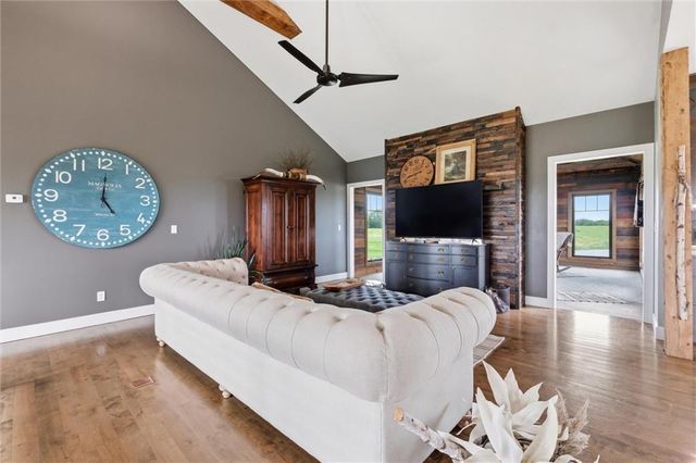 33793 219th Street, Easton, KS 66020