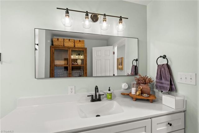 200 Winsom Road, Kernersville, NC 27284