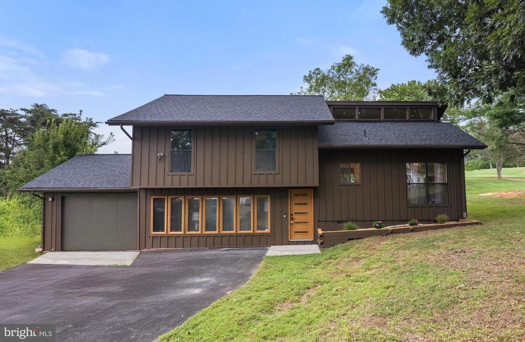 203 THE WOODS RD, Hedgesville, WV 25427