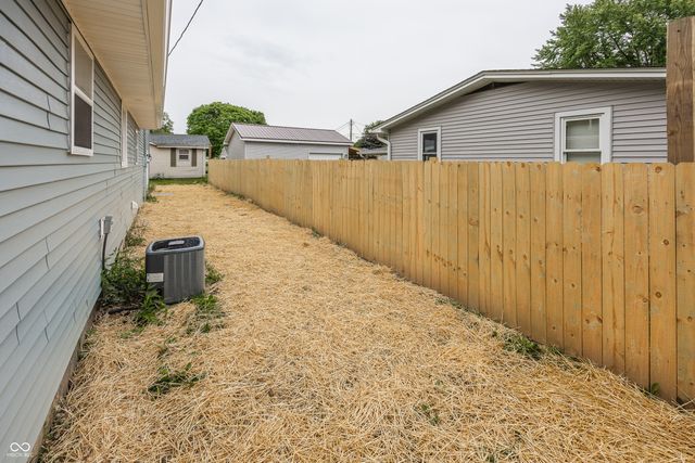 611 N Franklin Street, Knightstown, IN 46148