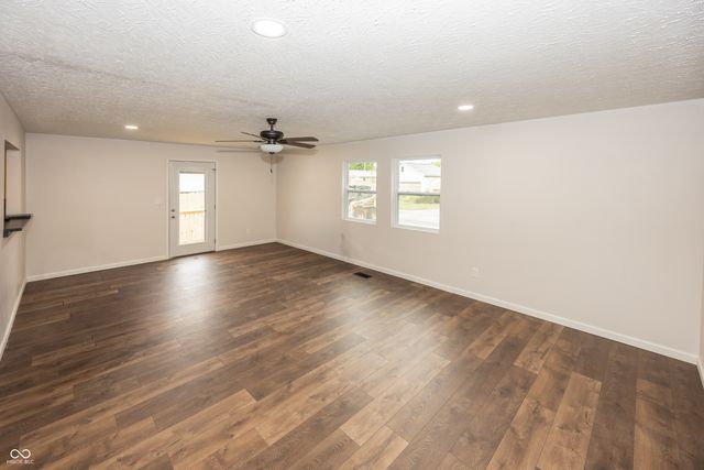 611 N Franklin Street, Knightstown, IN 46148