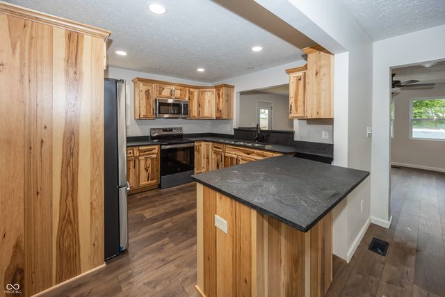 611 N Franklin Street, Knightstown, IN 46148