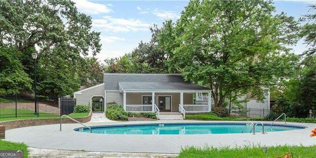 2794 Farmstead Road SE, Smyrna, GA 30080