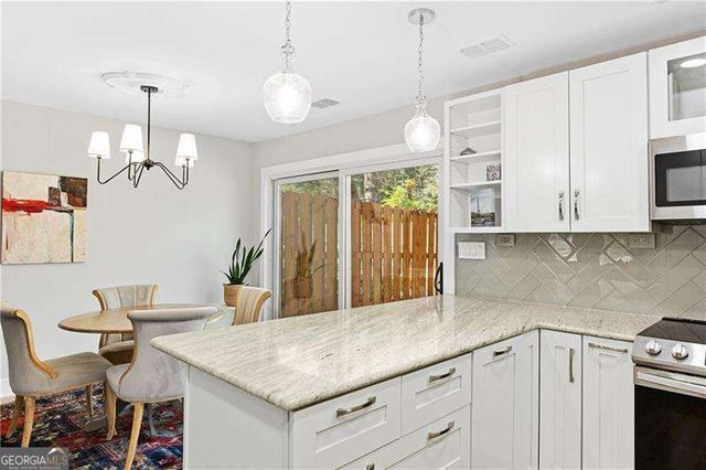 2794 Farmstead Road SE, Smyrna, GA 30080