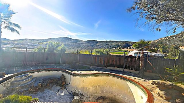 11041 Summit Avenue, Santee, CA 92071