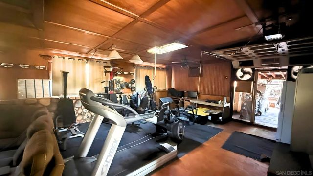 11041 Summit Avenue, Santee, CA 92071