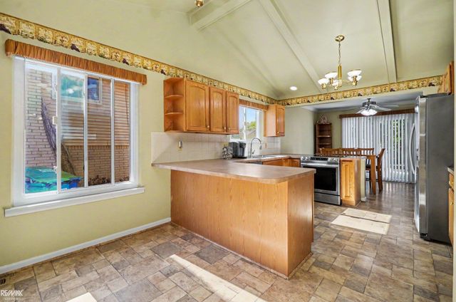 13867 Tefft Drive, Warren, MI 48088