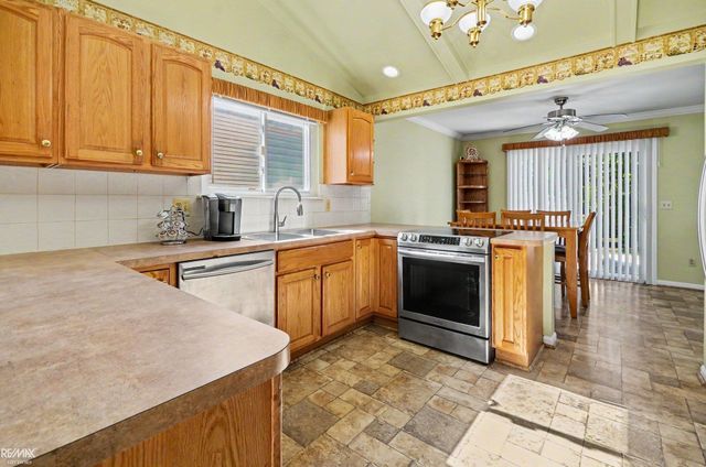 13867 Tefft Drive, Warren, MI 48088
