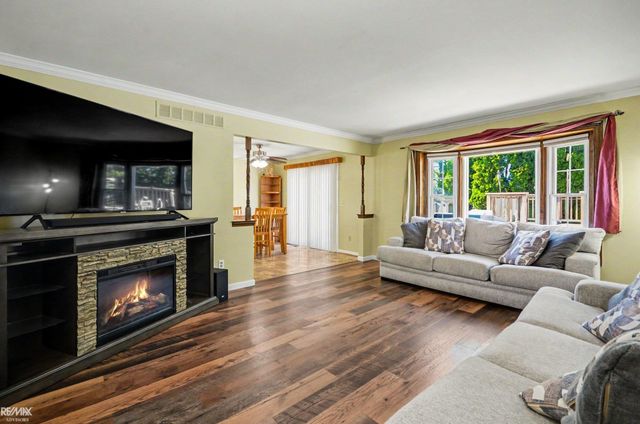 13867 Tefft Drive, Warren, MI 48088