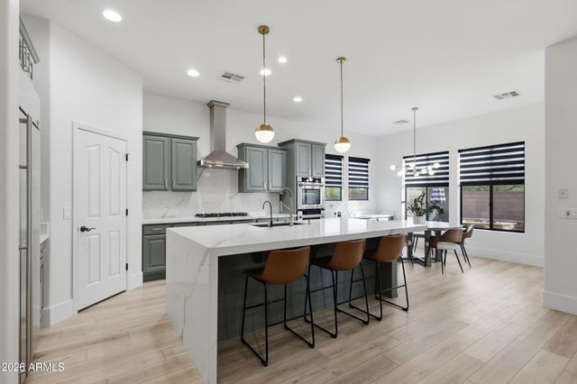1829 W ALOE VERA Drive, Phoenix, AZ 85085