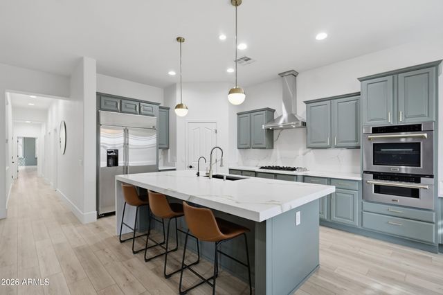 1829 W ALOE VERA Drive, Phoenix, AZ 85085