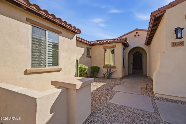1829 W ALOE VERA Drive, Phoenix, AZ 85085