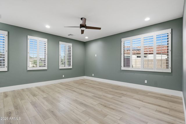 1829 W ALOE VERA Drive, Phoenix, AZ 85085