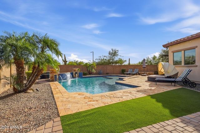 1829 W ALOE VERA Drive, Phoenix, AZ 85085