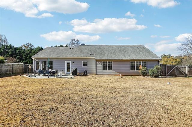 809 Custom Lane, Winder, GA 30680