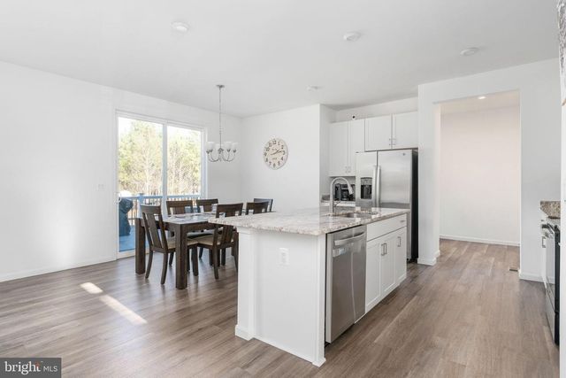 6371 POINTER LN, King George, VA 22485