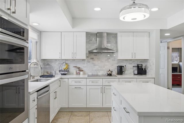 39120 Della Rosa Drive, Sterling Heights, MI 48313