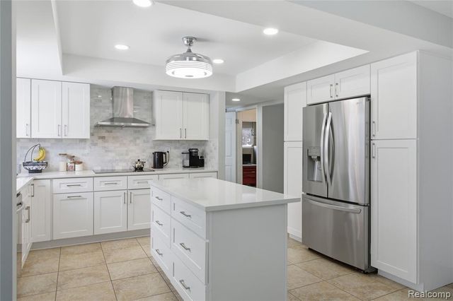 39120 Della Rosa Drive, Sterling Heights, MI 48313