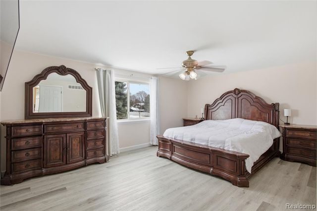 39120 Della Rosa Drive, Sterling Heights, MI 48313