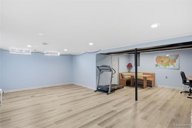 39120 Della Rosa Drive, Sterling Heights, MI 48313