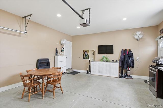 39120 Della Rosa Drive, Sterling Heights, MI 48313