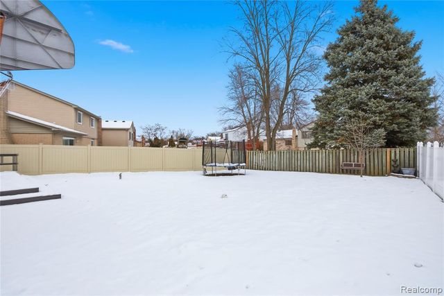 39120 Della Rosa Drive, Sterling Heights, MI 48313