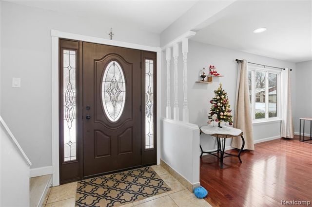 39120 Della Rosa Drive, Sterling Heights, MI 48313