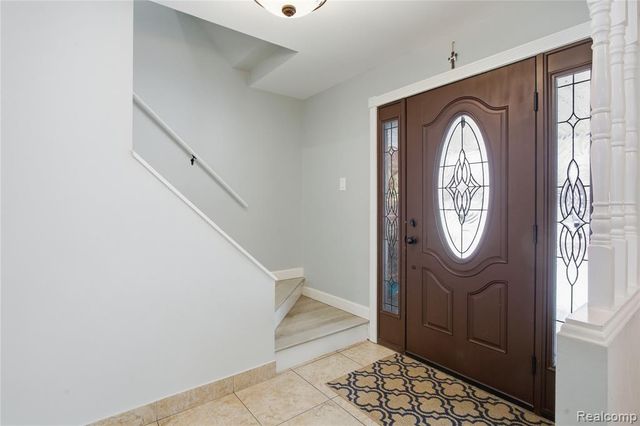 39120 Della Rosa Drive, Sterling Heights, MI 48313