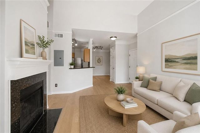 200 Renaissance Parkway NE 221, Atlanta, GA 30308