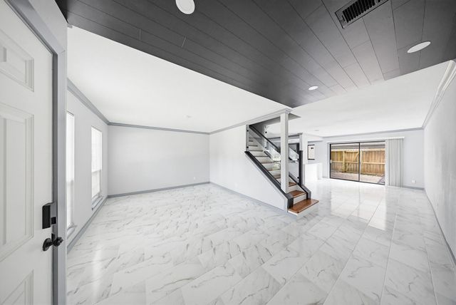 9706 Westview Drive 3, Houston, TX 77055