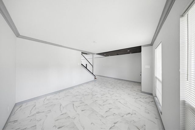 9706 Westview Drive 3, Houston, TX 77055