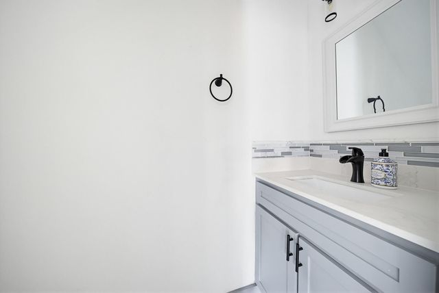 9706 Westview Drive 3, Houston, TX 77055
