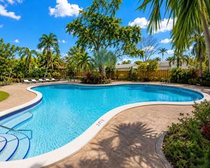 6904 N Kendall Dr F305, Pinecrest, FL 33156