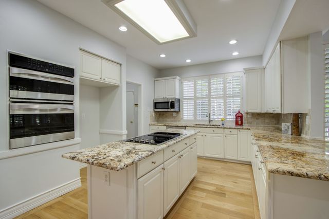 210 Chinaberry Way, Coppell, TX 75019