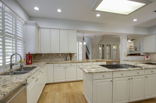 210 Chinaberry Way, Coppell, TX 75019