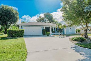 4015 SE 9th CT, Cape Coral, FL 33904