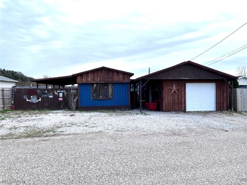 55 Thorn Street, Parkersburg, WV 26101