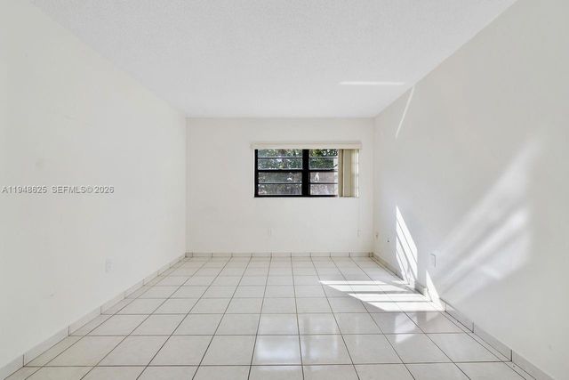 995 SW 84th Ave 223, Miami, FL 33144