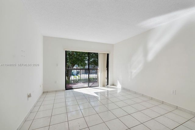 995 SW 84th Ave 223, Miami, FL 33144