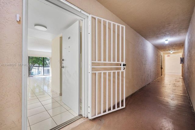 995 SW 84th Ave 223, Miami, FL 33144