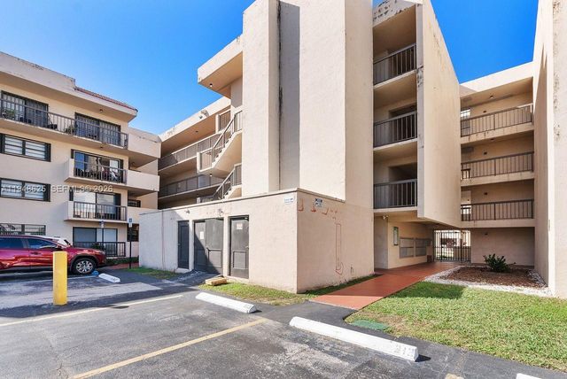 995 SW 84th Ave 223, Miami, FL 33144