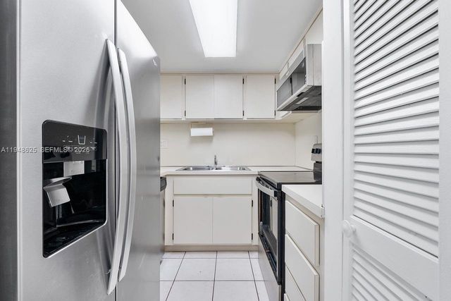 995 SW 84th Ave 223, Miami, FL 33144