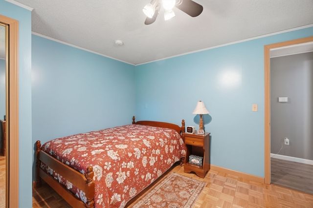 958 Parker St, Springfield, MA 01129