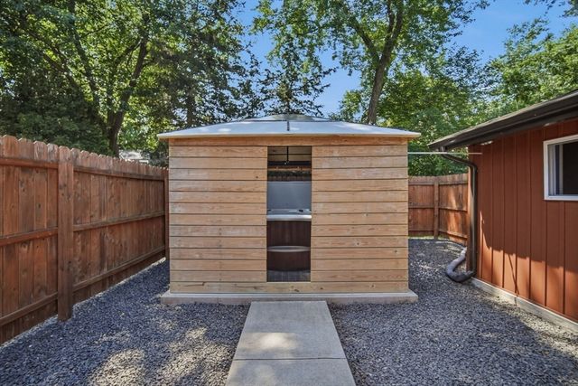 958 Parker St, Springfield, MA 01129