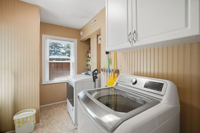 958 Parker St, Springfield, MA 01129