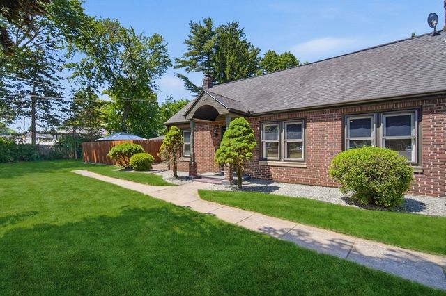 958 Parker St, Springfield, MA 01129