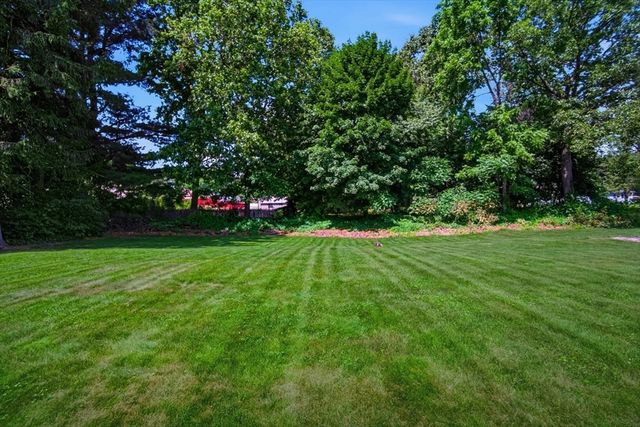 958 Parker St, Springfield, MA 01129