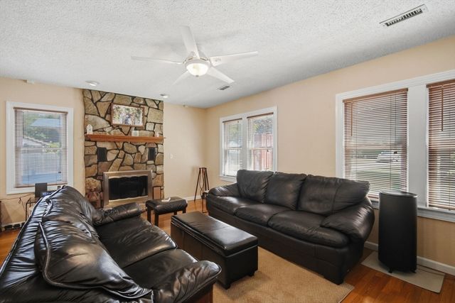958 Parker St, Springfield, MA 01129