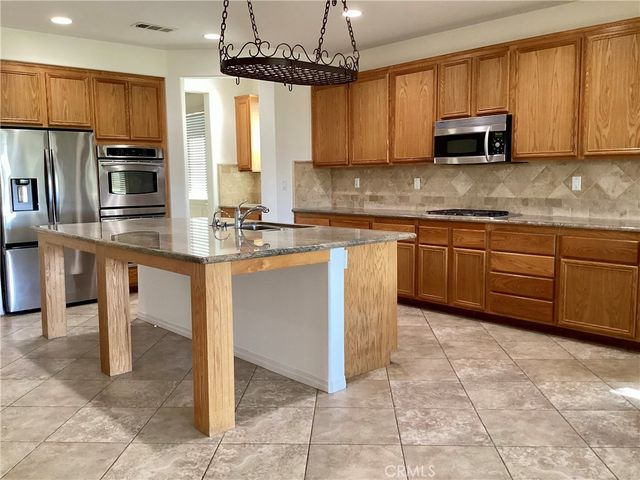 3643 Mountain Shadows Court, Palmdale, CA 93551
