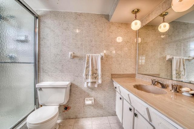 4281 NW 41st Street 320, Lauderdale Lakes, FL 33319